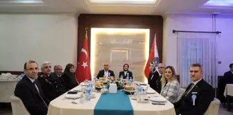 Ağrı Valisi Mustafa Koç, Polis Haftası dolayısıyla polislerle iftar yaptı