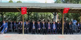 Uşak'ta Protokol Üyeleri Ramazan Bayramı Dolayısıyla Şehitliği Ziyaret Etti