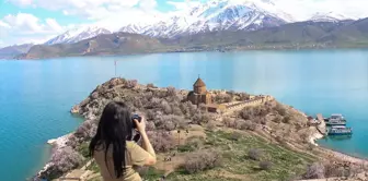 Van'da Temel Fotoğrafçılık Kursu Öğrencileri Akdamar Adası'nı Görüntüledi