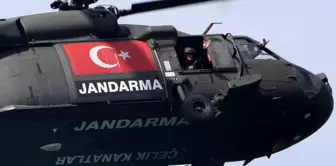 Jandarma Çelik Kanatlar Rize'de gösteri yaptı