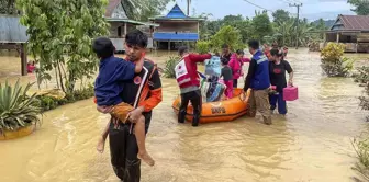 Endonezya'nın Güney Sulawesi Bölgesinde Sel ve Heyelan: 15 Kişi Hayatını Kaybetti