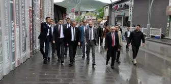 AK Parti Doğu Anadolu Bölgesi Muş ve Hakkari İl Koordinatörü Haşim Taşkıran, Hakkari'de ziyaretlerde bulundu