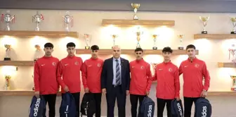 Ağrı Spor Lisesi Sporcuları Dünya Liseler Arası Atletizm Şampiyonası'na Uğurlandı