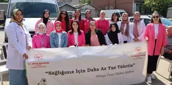 Ferizli Toplum Sağlığı Merkezi Halk Pazarında Astım ve Tuz Tüketimine Karşı Uyardı