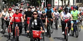 Manisa'da Gençlik Haftası ve 19 Mayıs etkinlikleri kapsamında bisiklet turu düzenlendi