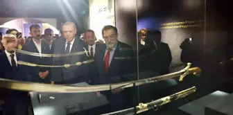 Cumhurbaşkanı Erdoğan, Fatih Sultan Mehmet Sergisi'ni ziyaret etti