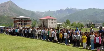 Şırnak'ta düzenlenen uçurtma şenliği renkli geçti