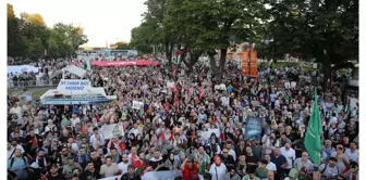 İHH İnsani Yardım Vakfı öncülüğünde Mavi Marmara şehitlerini anmak için yürüyüş düzenlendi