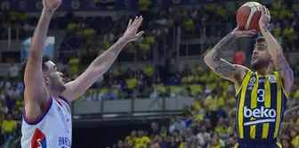 Anadolu Efes, Fenerbahçe Beko'yu mağlup ederek seride durumu 2-1'e getirdi