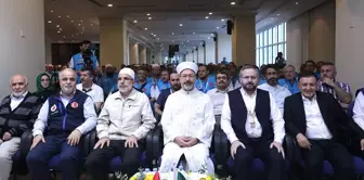 Diyanet İşleri Başkanı Ali Erbaş, Hacca Gelenlere Rehberlik Etmekten Mutluluk Duyduğunu Söyledi