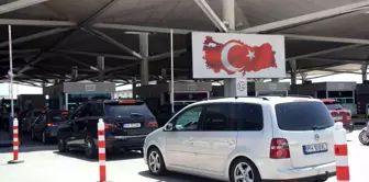 Gurbetçiler Okulların Tatil Olmasıyla Türkiye'ye Akın Ediyor