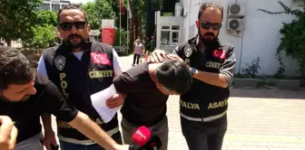 Antalya'da Eski Eşiyle Tartışan Şahıs Boğazını Keserek Öldürdü