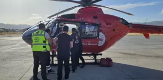 Bingöl'de bağırsak enfeksiyonu tanısı konulan hasta Elazığ'a ambulans helikopterle sevk edildi