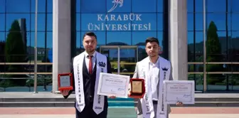 Suriyeli Kardeşler Karabük Üniversitesi Mühendislik Fakültesi'ni Dereceyle Bitirdi