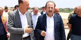 Ulaştırma ve Altyapı Bakan Yardımcısı Enver İskurt, Çukurova Uluslararası Havalimanı ve Çeşmeli-Taşucu Otoyolu Projesi'nde incelemede bulundu