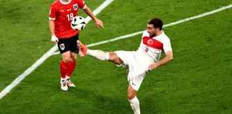 Milli futbolcular Orkun Kökçü ile İsmail Yüksek, Avusturya maçında sarı kart gördü