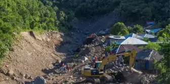 Endonezya'da aşırı yağmurlardan dolayı kaçak altın madeninde göçük meydana geldi: 11 kişi öldü, 19 kişi kayboldu