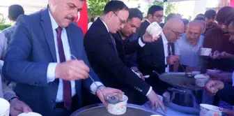 Erzurum'da Cuma Namazı Çıkışında İzdiham Yaşandı