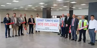 Kayseri'ye gelen gurbetçiler çiçeklerle karşılandı