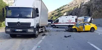 Erzincan'da Otomobilin Kamyona Çarpması Sonucu Hayatını Kaybeden Komiser ve Annesinin Cenazeleri Erzurum'da Defnedildi