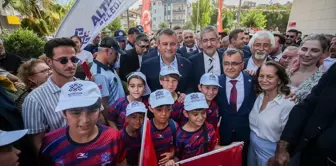 CHP Genel Başkanı Özgür Özel: 'Sokaktaki halkın memnuniyeti ve ilgisi, sizden beklentinin yüksek olduğunu gösteriyor'