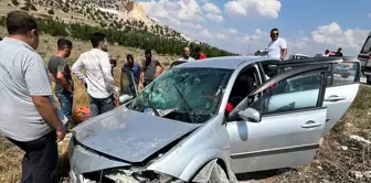 Burdur'da otomobil şarampole devrildi, 8 kişi yaralandı