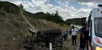 Çorum İskilip'te Traktör Devrildi: Sürücü Hastaneye Kaldırıldı