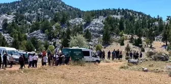 Mersin'de trafik kazasında hayatını kaybeden 17 yaşındaki motosiklet sürücüsü son yolculuğuna uğurlandı