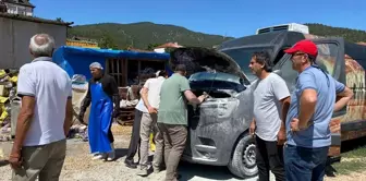 Taraklı'da minibüste çıkan yangın söndürüldü, tarihi çınar ağacı tedavi edildi