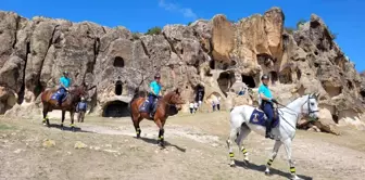 Afyonkarahisar İhsaniye'de Atlı Birlikler Turizm Bölgelerinde Göreve Başladı