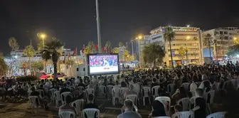 İskenderun'da Dev Ekranda Süper Kupa Maçı İzlenildi