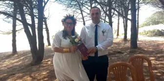 Edirne'de Çiftler Nikah Törenlerini Sahilde Yapmayı Tercih Ediyor