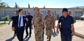 Adıyaman Gölbaşı Kaymakamı Tarık Buğra Seyhan, polis ve jandarma ekipleriyle bir araya geldi