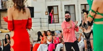 Ünlü Modacı Emrullah Köroğlu'nun Fashion Week Cappadocia Defilesi Büyüledi