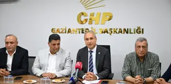 CHP Genel Başkan Yardımcısı Suat Özçağdaş, Gaziantep'te partisinin il başkanlığını ziyaret etti