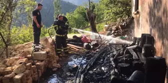 Karabük'te bir evin bahçesinde çıkan yangın söndürüldü