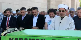 Milli Eğitim Bakanı Yusuf Tekin, Hacı Ali Okur'un annesinin cenaze törenine katıldı