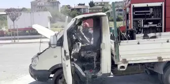 Sakarya'da park halindeki kamyonet alev aldı, 1 kişi yaralandı