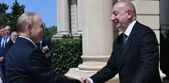 Putin, Azerbaycan'da Cumhurbaşkanı Aliyev ile görüştü