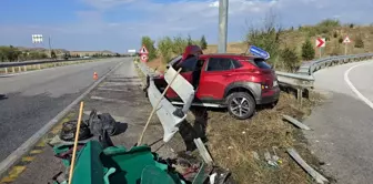 Çorum'da cip bariyerlere çarptı, sürücü yaralandı