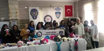 Adana'da polis gençlere sertifikalarını verdi