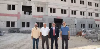 Kırşehir Ahi Evran Üniversitesi Rektörü ve Heyeti Yeni Hastane İnşaatını İnceledi