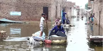 Pakistan'da muson yağışlarının bilançosu ağırlaşıyor: 260 ölü