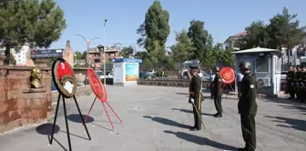 Ahlat'ta Zafer Bayramı töreni düzenlendi