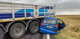 Kırklareli'nde Otomobil ile Tır Çarpışması: 1 Kişi Hayatını Kaybetti