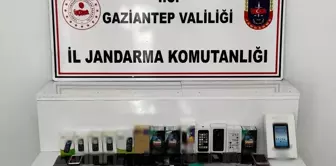 Gaziantep'te Kaçakçılık Operasyonu: 56 Akıllı Telefon Ele Geçirildi