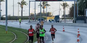 İzmir'de düzenlenen yarı maratonda kazananlar belli oldu