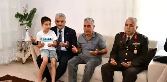 Kırıkkale Valisi, Şehit Uzman Çavuş'un Ailesini Ziyaret Etti