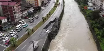 Hopa'da Şiddetli Yağışlar Yol Çökmesine Neden Oldu