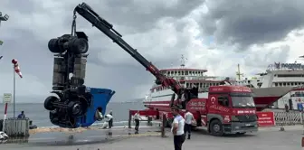 Freni Boşalan Tır Denize Düştü, Yaralanan Yok